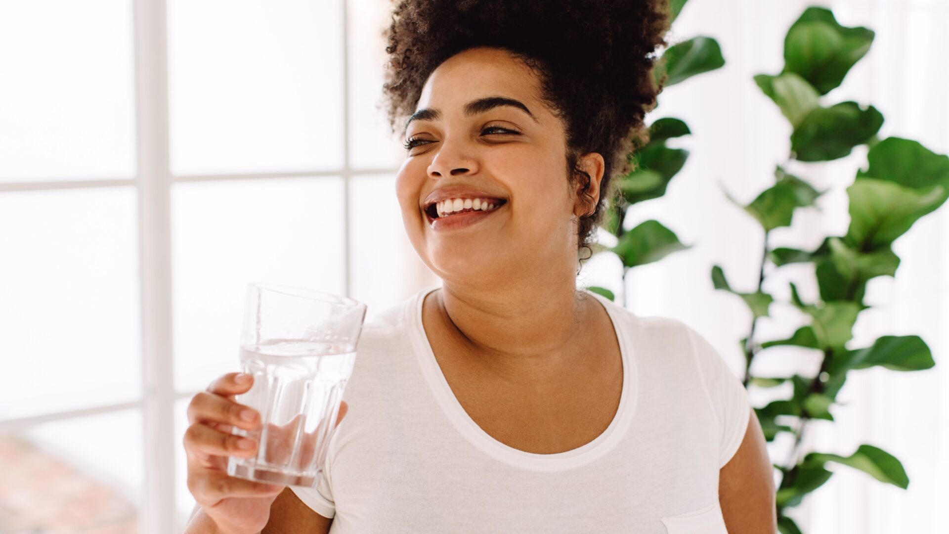 Vrouw met een glas water