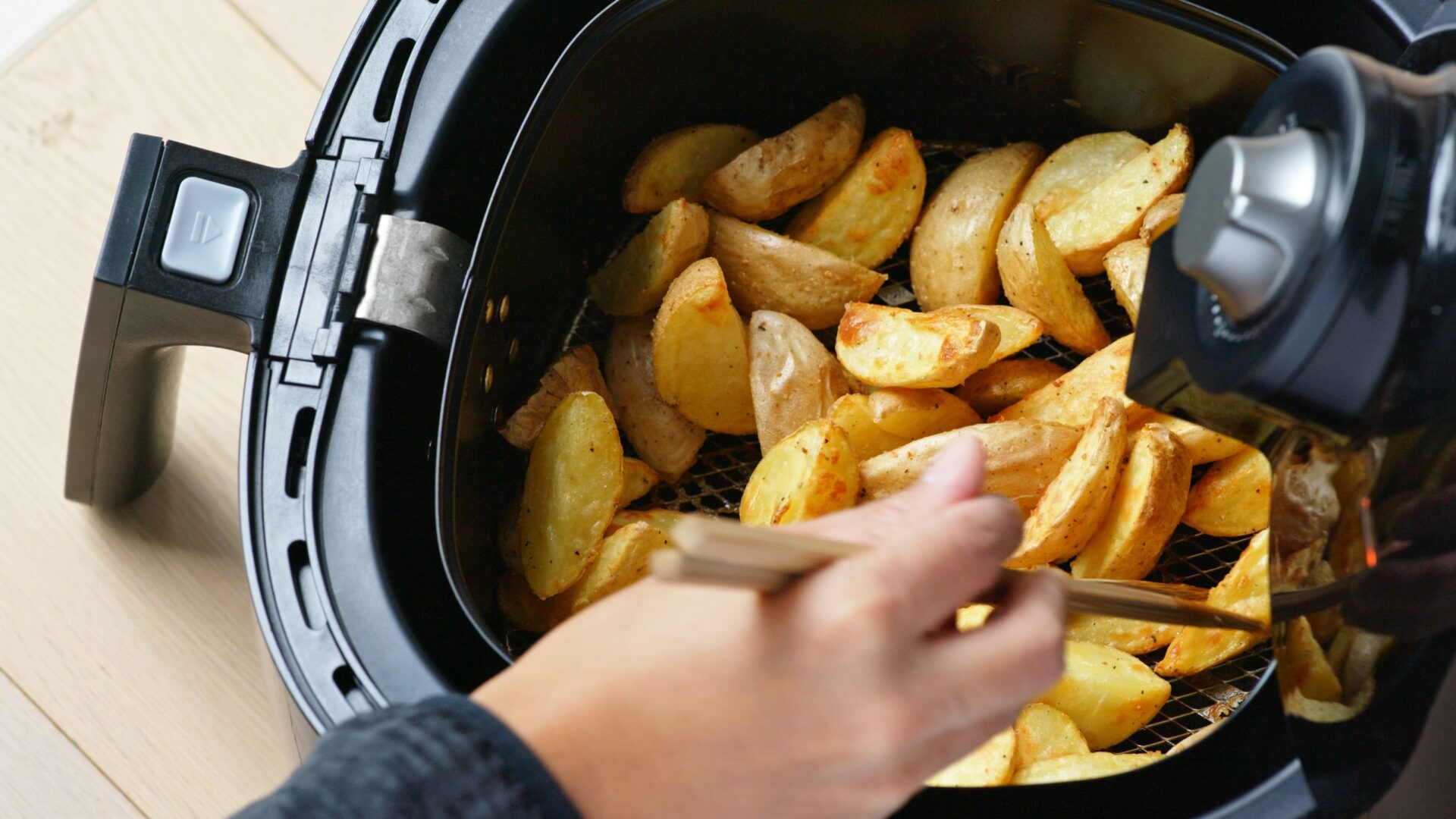 Eten bereiden in de airfryer: hoe gezond is dat?