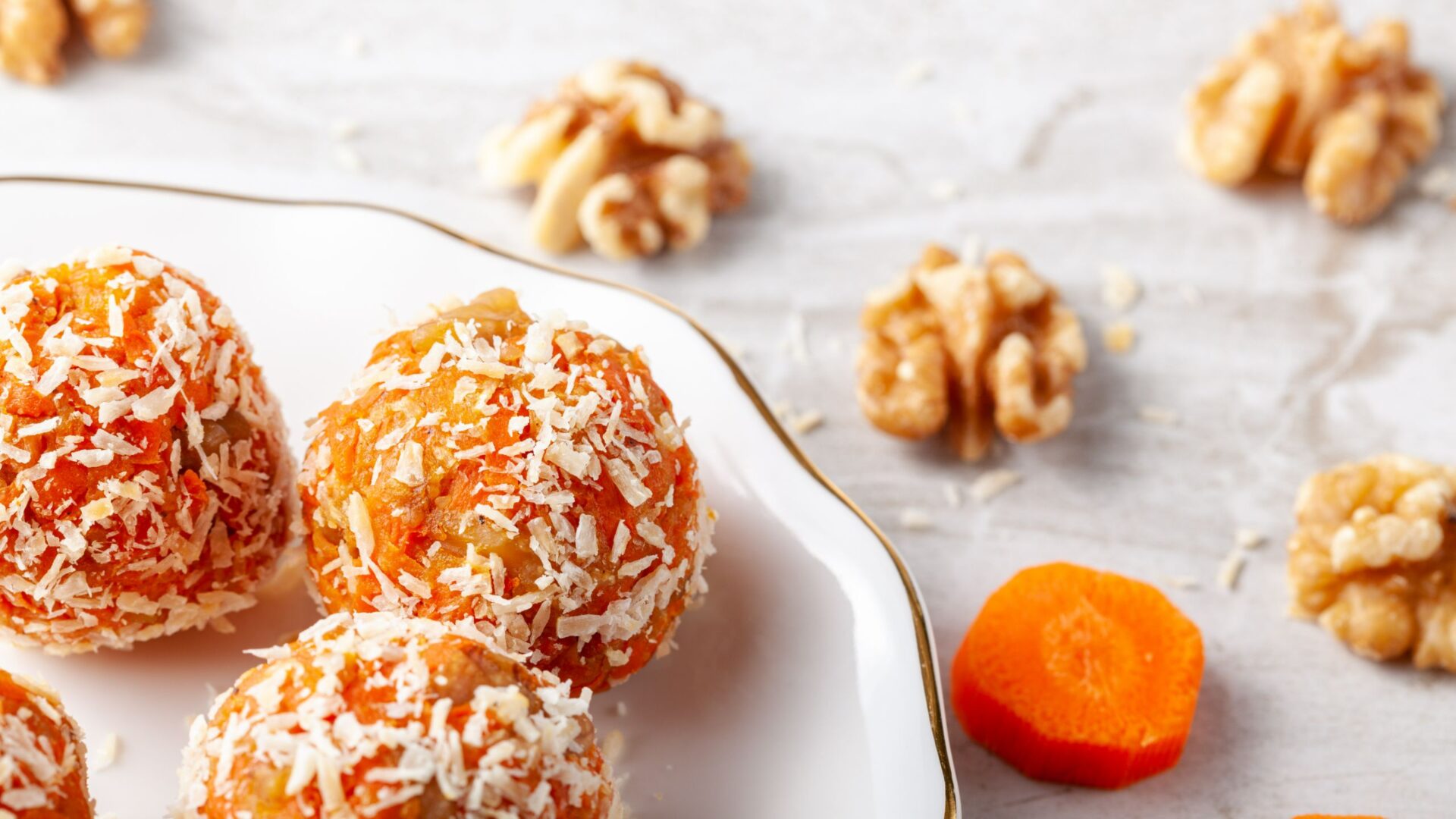 Oranje snack voor het EK: kokosballen