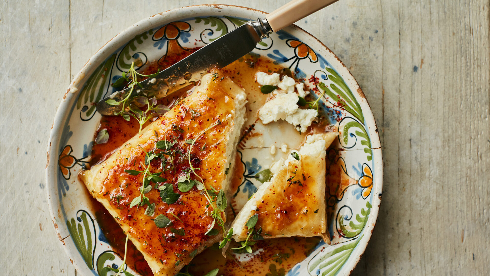 Feta in filodeeg met pittige honing