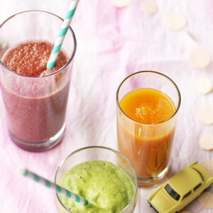 mix-match 3 kleurrijke smoothies